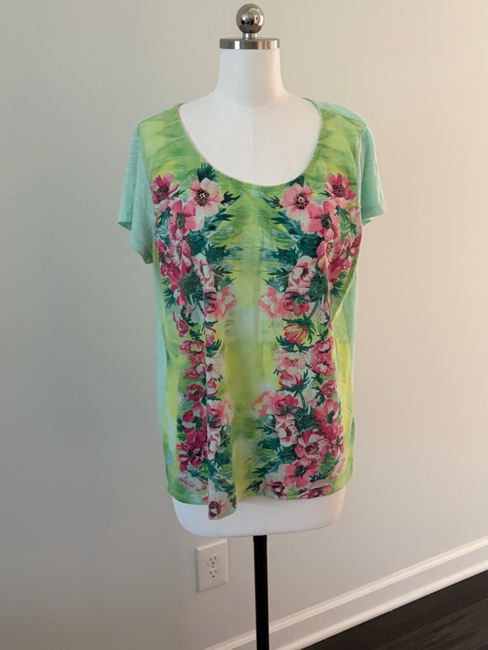 Style & Co. Lime Green Scoop Neck Floral Front Tee